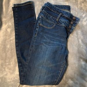 Women’s Dark Wash Skinny Jeans Size 8
